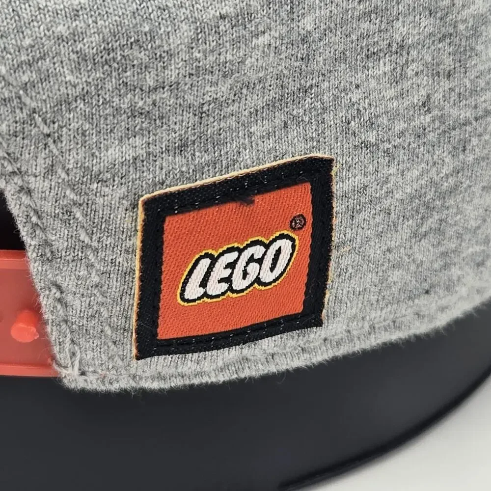 LEGO Minifigure Heart Eyes Face Youth Snapback Hat Gray Red Baseball Cap OSFM